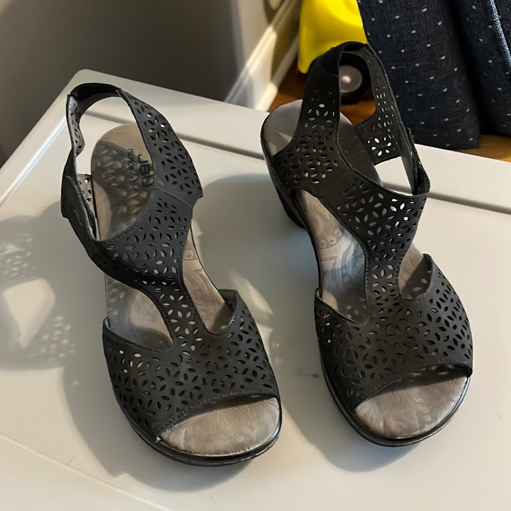 Jbu brand sandals